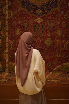 Funny Yugioh Cards, Stile Hijab, Beautiful Wallpapers For Iphone, Muslim Style, Muslim Couple Photography, Hijab Aesthetic, Muslim Fashion Hijab, Friend Poses Photography