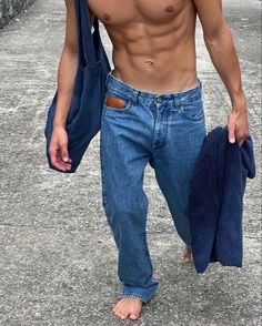 Surfergirl Style, Elegante Casual, Mode Masculine, Shirtless Men, Poses For Men, Retro Outfits, Body Goals, Outfit Inspirationen, Mom Jeans