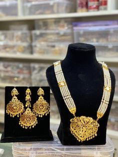 This Is Beautiful Punjabi Jadau Ranihaar Gold Set / One Gram Gold Set / Punjabi Wedding Set / Sangeet Jewelery / Punjabi Wedding Necklace / Traditional Ranihaar Set / Jaggo Set / Baraat / Haldi / Mehndi / Sangeet / Made With Gold , Pearls And Pippal Patti . Dm Me For any query . Thank You :) Pippal Patti Gold Set, Elegant Bridal Sets For Puja Festivals, White Kundan Jewelry For Wedding And Festivals, Festive Bridal Necklace With Intricate Design For Puja, Bollywood Style White Bridal Sets With Latkans, Bollywood Necklaces With Latkans For Wedding, Bollywood Style Necklaces With Latkans For Wedding, Bollywood Style Necklace With Latkans For Wedding, Bollywood Style Wedding Necklaces With Latkans