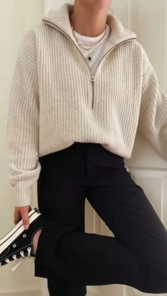 Vinter Mode Outfits, 2023 Outfits, Thanksgiving Outfit Ideas, Black Kitten Heels, Outfits To Copy, Comfy Winter, Skandinavian Fashion, Winter Fashion Outfits Casual, Uni Outfits