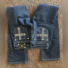 Brand New Boot Cut Miss Me Jeans Size 27 34 Inches Long Dark Blue Jeans Miss Me Jeans Bootcut, Flare Jeans With Designs, Boot Cut Jeans Women, Country Jeans, Cowgirl Jeans, Clothing Outfits, Fits Clothes, Dream Style, Dark Blue Jeans