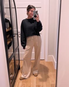 Jogger Winter Outfit, Flare Joggers Outfit, Flared Joggers Outfit, Brown Joggers Outfit, Happy Super Bowl Sunday, Joggers Outfit Women, Happy Super Bowl, The Sister Studio, Sister Studio