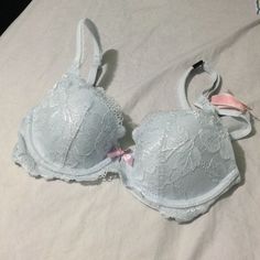 Beautiful And Sexy Bra. Nwt. 32a Bra From Victoria Secret. Not Sure If I Want To Sell... Just Trying To See How Much I Can Get. Winter Victoria Secret, Bras Cute, Victoria Secret Bra And Under Set, Victoria Secret Under Set, Victorias Secret Clothes, Victoria Secret Bra Outfit, Aesthetic Bras, Victoria Secrets Intimo, Bra And Under Set