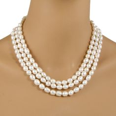 This long rope pearl necklace is simply gorgeous. It is 58 inches (147.32cm) long and made with white grade A rice shaped freshwater pearls, and has a 14k gold filled lobster clasp. The length of the necklace allows it to be worn many different ways. It can be doubled, tripled, twisted, or worn as one very long single strand. The possibilities are endless. The necklace will arrive in an attractive gift box. Bridal Jewelry Pearl Earrings, Pearl Jewlery, Real Pearl Jewellery, Pearl Rope, Teardrop Pearl Earrings, Long Pearl Necklace, Girlfriend Jewelry, Single Pearl Necklace, Flapper Necklace