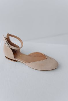 Wedding flats 'Jasmine' are handcrafted from soft Italian suede and have 1 cm / 0.4 inches flat heels. These wedding shoes are designed with a V-notched vamp (v-cut) which makes these bridal flats even more elegant and special.  Inside there is a soft Memory foam insole, which gives a feeling of additional comfort when walking. Tunit outsole is made of a mixture of leather chips and rubber, it's more wear-resistant than leather and more durable. This type of outsoles is great for countries with Beige Low Heel Pointed Toe Flats, Summer Wedding Ballet Flats With Low Heel, Spring Suede Flats With Low Heel, Summer Suede Pointed Toe Flats, Beige Closed Toe Suede Flats, Beige Suede Closed Toe Flats, Spring Wedding Ballet Flats With Ankle Strap, Spring Wedding Heels With Leather Sole, Elegant Suede Flats For Summer