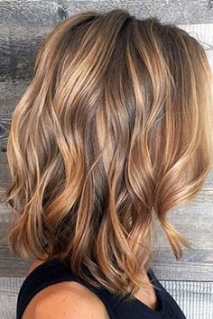 Women Things, Hello Hair, Honey Hair Color, Woman Hairstyles, Color Balayage, Summer Balayage, Brown Eye, Wavy Bobs, Hair Summer