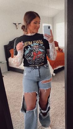 Country Crop Tops, Punchy Summer Outfits, Summer Western Outfits, Cowgirl Fits, 20’s Fashion, Punchy Outfits, Western Fits, Casual Country Outfits, Southern Outfits