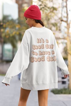 It's A Good Day Positive Vibes Graphic Back Crew Sweatshirt #etsy #bohohippie #hippiesweatshirt #goodvibes Mama Bear Sweatshirt, Tired Mom, Cute Matching, Retro Sweatshirts, Club Sweatshirts, Kappa Delta, Moms Club, Mama Sweatshirt, Charles Leclerc