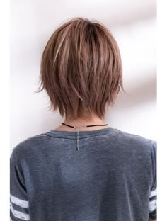 20 AMAZING SHORT HAIRCUTS FOR WOMEN OVER 50 - valemoods Chin Length Hair, Short Hair Trends, Haircuts For Fine Hair, Short Hair Haircuts, Short Hair Older Women, Short Hair With Layers, Short Hair Cuts For Women