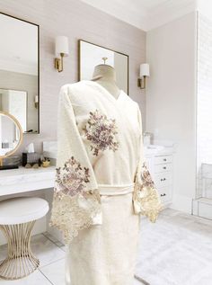 Feel a touch of Luxury and Uniqueness with this beautiful Elegant bathrobe, covered with first-class Embroidery Lace with flowery inspirations. Exclusive Design Super Soft, Warm & Absorbent Robe Handmade with Care Premium Floral Embroidery Lace Naturally Antibacterial Bamboo Eco-Friendly & Organically Made Light, Plush and Delicate for Maximum Comfort Perfect for Daily Use, Morning, Bathroom, Spa, Lounge & Traveling Top Quality & Durable, Long-Lasting Fabric Our Super-Soft Bamboo terry robe offe Spa Lounge, Womens Bathrobes, Decorações Com Comidas, Terry Robe, Luxury Robes, Soft Robes, Whisks, Artistic Home, Amethyst Color