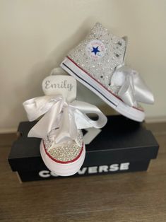 White Custom Converse - Etsy Brasil White High-top Custom Sneakers With Rhinestones, White Custom Sneakers With Bling, Round Toe, Biker Wedding, Rhinestone Projects, Custom Converse, Sneakers Athletic, 3rd Birthday, Athletic Shoes, Converse