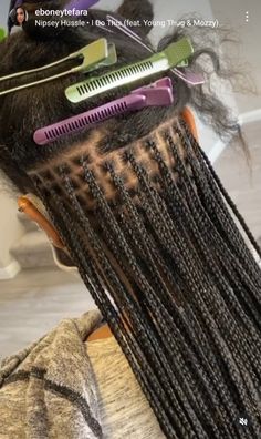 Small Knotless Box Braids Skunk Stripe, Long Small Box Braids, Small Knotless, Hair Braid Patterns, Hair Styles Easy, Braiding Your Own Hair, Goddess Braids Hairstyles, Quick Natural Hair Styles, Cute Braided Hairstyles