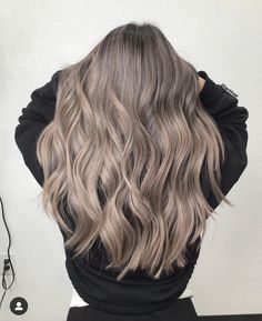 Ash Blonde Hair With Extensions, Cool Tone Balayage Brunette Fall, Mushroom Blonde Hair Balayage Short, Ash Brown Hair All Over Color, Mushroom Brown Vs Ash Brown Hair Color, Lived In Mushroom Blonde, Light Colored Hair Ideas Ash Brown, Glazed Bronde Balayage, Mushroom Light Brown Hair Color