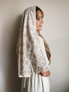 This beautiful soft cotton veil is dedicated to the "Little Flower" - St. Thérèse of Lisieux! 🤍 It is made from a dreamy soft cotton fabric and is finished with a cotton lace scalloped edge. CARE INSTRUCTIONS Warm hand-wash only. Do not wring. Do not soak or bleach. Do not spin. Line dry. Cool to warm iron.  ALL VEILS COME WITH CLIPS FOR EASY USE. Lace Wedding Veils, Christian Veiling, Mass Veil, Catholic Fashion, Christian Veils, Chapel Veil Catholic, Catholic Veil, Floral Veil, St Therese Of Lisieux