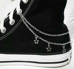 Boot Chains, High Top Shoe, Body Chains, Metal Charms, Cooler Look, Double Chain, Shining Star, Really Cute Outfits, Pretty Jewellery