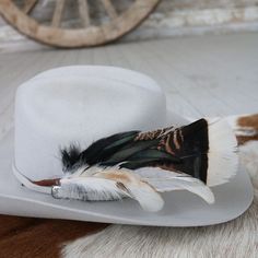 Green Feathers, Silver Hats, Beaded Hat Bands, Kids Belt, Beaded Hat, Turkey Feathers, Feather Hat, Iridescent Green, Outdoor Hats