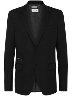 black twill weave logo patch to the side classic lapels V-neck front button fastening long sleeves chest welt pocket two front flap pockets American rear vent straight hem Black Blazer With Lapel Collar And Patch Pockets, Black Blazer With Patch Pockets And Lapel Collar, Elegant Black Blazer With Patch Pockets, Designer Black Suits With Welt Pockets, Black Outerwear With Logo Patch For Work, Fitted Black Blazer With Patch Pockets, Designer Tailored Blazer With Patch Pockets, Black Luxury Blazer With Welt Pockets, Luxury Black Blazer With Welt Pockets