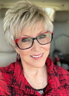 Get inspired by 27 trendy pixie haircuts for older women, offering cute and stylish options for those over 50 and 60. These pixie cuts are perfect for fine hair, curly hair, and gray hair, providing a chic look that is easy to manage. Whether you prefer a very short pixie or a layered style, these haircuts are designed to complement round faces and glasses. Stay fashionable with these modern pixie cuts that highlight your best features. Short Blonde Wigs, Layered Wigs, Haircuts 2024, Short White Hair, Cool Hairstyles For Girls, Short Silver Hair, Blonde Wigs, Edgy Short Hair, Short Thin Hair