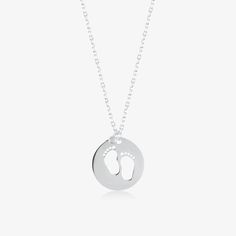 Caractéristiques du produit

- 14K en or pur, avec des perles de haute qualité.
- chaque jour.
- un cadeau parfait pour toi, ta copine, ta femme, ta mère.
- la chaîne fait 18 pouces. Baby Footprint, Baby Footprints, Best Gifts For Her, 14k Gold Necklace, Gifts For My Wife, Mom Necklace, Diamonds And Gold, Handcrafted Necklace, Exquisite Jewelry