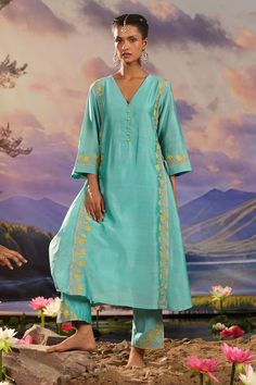 Turquoise silk chanderi kurta with floral and zari embroidery. Comes with pant. - Aza Fashions V Neck Kurta, Chanderi Kurta, Zari Embroidery, Pant Set For Women, Designer Dresses Casual, Blue Silk, Pants Pattern, Pant Set, Set For Women