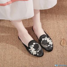 Orcajump - Professional Product Title: Silk Satin Embroidered Shoes - Smooth and Elegant Slippers for comfort and style Elegant Slippers, Embroidered Slippers, Embroidered Shoes, Pointy Toe Flats, Flat Mules, Leave In, Silk Satin, Mule Shoe, Slip On Sneaker