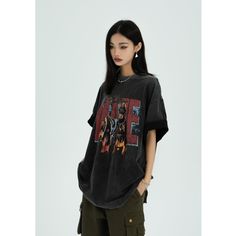 5ft 47'(169cm) tall, 104 lbs(47kg) weight and wearing a size L163cm/44kg wearing a size M - WASHED BLACK- Graphic tee- Oversize loose fit Baggie Shirt Outfit Oversized Tee, Black Graphic Shirt Outfit, Oversized Tees Aesthetic, Baggy Jeans And Tshirt, Big Tee Outfits, Baggy Graphic Tee Outfit, Baggy Tshirt Outfit Oversized Tee, Big Tshirt Outfit Oversized Tee, Oversized Shirt Outfit Street Style