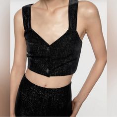 Gorgeous Velvet Button Up Crop Top With A Crisscross Back. Large: Nwt Medium: Nwot Royal Blue Crop Top, Plaid Crop Top, Gorgeous Blouses, Saree Blouses, Peplum Styling, Bralette Crop Top, Zara Blouse, Velvet Top, Zara Kids