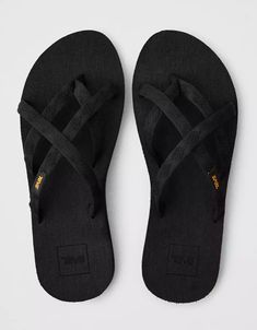 TEVA Olowahu Sandal Black Textile Sandals For The Beach, Teva Outfit, Teva Flip Flops, Strappy Sandals Gladiators, How To Clean Suede, Footbed Sandals, Metallic Sandals, Studded Sandals