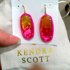 Kendra Scott Elle Sunset Earrings In The Pink Ombr. Brand New Never Worn Pink And Orange Jewelry, Pink And Orange Earrings, Pink Fall Outfits, Sunset Earrings, Jewelry Kendra Scott, Pink Fall, Orange Jewelry, Ombre Earrings, Orange Earrings