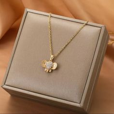 Beautiful Classic Piece! Material: 14k Gold Plating Over Titanium Steel Size: 18in With Extender Available In Gold Hypoallergenic, Nickel Free Tarnish Free & Fade Free Dm With Any Questions Korean Necklace, Necklace Korean, Floral Pendant Necklace, Elephant Pendant Necklace, Sunflower Jewelry, Angel Pendant, Elephant Necklace, Gold Chain Jewelry, Chain Fashion