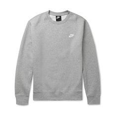 Nike's sweatshirt is simple and sporty. Made from soft cotton-blend jersey, it's embroidered with the brand's moniker at the chest. Nike Sweater Outfit, Men Nike Outfits, Nike Aesthetic, Nike Clothes Mens, Nike Collection, Nike Jumper, Nike Crewneck, Mens Haircuts Fade, Jersey Sweatshirt