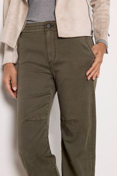 Crafted in soft twill fabric, these versatile Paige pants are perfect for everyday wear, featuring a relaxed leg, utility-style pockets, and adjustable bungee toggles to cinch the hems. | PAIGE Women's Reid Jogger Pants, Size 32, Green Utility Style, Brand Style Guide, Fashion 101, Fall Shopping, Twill Fabric, Tee Dress, Work Fashion, Fall Trends, Jogger Pants