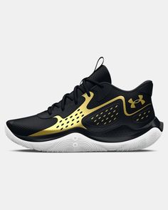 the under armour basketball shoe in black and gold