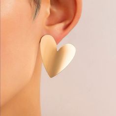 Bundle & Save *2 For $15* *3 For $20* *4 For $25* Gold Heart Stud Earrings, Fake Earrings, Gold Heart Studs, Zara Gold, Alloy Earrings, Heart Stud Earrings, Stud Earrings For Women, Handmade Clay, Heart Studs