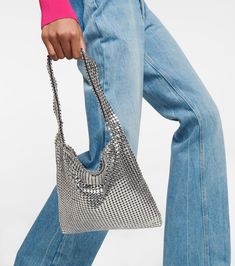 Trendy Metal Shoulder Bag For Evening, Evening Shoulder Bag With Metal Chain Strap, Trendy Metal Evening Bag, Trendy Metal Evening Bags, Trendy Evening Metal Bags, Trendy Metal Shoulder Bag For Party, Silver Metal Shoulder Bag For Party, Evening Metal Chain Shoulder Bag, Metal Shoulder Bag For Evening