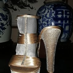 These Are Gorgeous!! I Purchased For A Mardi Gras Ball, Never Wore Them! 71/2 B. These Are Gold, Never Worn, One Tiny Flaw, See Pictures. These Are Absolutely Stunning On. Glamorous Round Toe Heels For Galas, Party Sandals With Padded Heel And Almond Toe, 4-inch Heel Round Toe Sandals For Galas, Gala Sandals With 4-inch Heel And Round Toe, Party Sandals With Reinforced Wedge Heel, Party Sandals With Reinforced Heel And Almond Toe, Party Sandals With Almond Toe And Reinforced Heel, Platform High Heels For Galas, Gold Platform Heels With Almond Toe