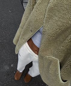 Earthy Outfits, Lounge Outfit, Outfit Mujer, Fall Winter Wardrobe, Fashion Lookbook, Edgy Outfits, Cozy Fashion, How To Look Classy, Comfy Casual