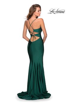 Empire Waist Gown, Red Homecoming Dresses, Trumpet Dress, Prom Dress Stores, Trumpet Skirt, Prom Dress Styles, Prom Style, Prom Designs, Designer Prom Dresses