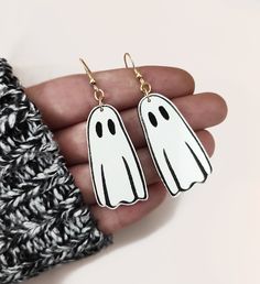 Novelty White Dangle Earrings, Novelty White Earrings For Pierced Ears, White Drop Earrings For Halloween, Spooky White Earrings For Halloween, Novelty White Earrings As A Gift, Novelty White Pierced Jewelry, Novelty White Earrings For Gifts, Novelty White Drop Earrings, Novelty White Dangle Jewelry