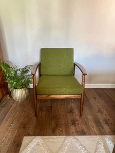 A Danish Modern Design Easy Chair, very comfortable with a sturdy teak body and original green boucle fabric. Combine this with your sofa or as a single chair with a small table, lamp and your reading corner is ready. The chair is in very good condition with slight signs of age-related wear. Everything you need to set up your reading corner can be found in our shop: https://hipstoricalhome.etsy.com The shipping costs are just an indication. Please let us know where you want the item to be shippe Reading Corner Green Chair, Petite Table, Living Room Furniture Chairs, Single Chair, Boucle Fabric, Reading Corner, Green Chair, Small Table, Easy Chair