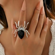 Black Widow Gem Body Halloween Spider Ring Black Jeweled Spider Ring, Yellow Gold Solitaire Ring, Widow Spider, Sterling Silver Thumb Rings, Black Widow Spider, Halloween Ring, Fashion Halloween, Thumb Rings Silver, Pink Moonstone