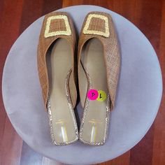 Size 14 Women's Shoe Never Worn Sam Edelman Brown With Gold Buckle Brown Summer Loafers With Flat Heel, Brown Flat Loafers For Summer, Brown Slip-on Loafers For Summer, Chic Brown Closed Toe Slip-ons, Beige Formal Slip-ons For Summer, Chic Brown Flat Heel Slip-ons, Beige Pointed Toe Loafers For Summer, Gold Leather Loafers For Summer, Formal Flat Slip-ons For Summer