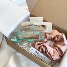 "3-Pack Hair Accessory Gift Set: Rose Gold Collection *Includes 1 Rose Gold Silk Scrunchy + 1 White Mermaid Shell Hair Clip + 1 Blush Mermaid Shell Hair Clip* MORE COLORS AVAILABLE! Please visit our shop or click the link below to see different color sets 💜 👉 https://www.etsy.com/listing/1131116675/ PRODUCT DETAILS 🎁 Pure Silk Scrunchies: https://www.etsy.com/listing/1130963321/ 🎁 Hair Clips: https://www.etsy.com/listing/1116451492/ PRODUCT FEATURES ꕤ Pre-curated Hair Accessory Set (Pack of Mint Green Wallpaper Iphone, Rose Gold Hair Accessories, Hair Tie Accessories, Hair Care Gifts, Mermaid Shell, Silk Scrunchies, Gold Hair Accessories, Hair Gift, Hair Accessories Collection