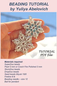 the instructions for beading snowflakes are shown in this instruction manual, which shows how