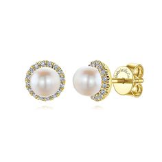 Designer Gabriel's masterfully crafted pearl stud earrings feature luminous round pearls accented by shimmering 0.22 carat diamond halos for a sophisticated and timeless addition to any jewelry collection. Elevate your style with these must-have earrings. Available in 14K or 18K white, rose or yellow gold Includes earring box Includes jewelry appraisal Ships fully insured to point of delivery Gabriel Jewelry, Round Diamond Halo, Bar Stud Earrings, Jewelry Appraisal, Halo Earrings Studs, Rose Gold Jewelry, Rose Earrings, Pearl Stud Earrings, Rose Gold Diamonds