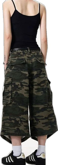 Summer Combat Cotton Bottoms, Military Style Bottoms With Hip Pockets For Streetwear, Military Style Cargo Shorts, Khaki Knee-length Cargo Shorts, Baggy Military Cargo Pants For Summer, Summer Military Style Baggy Cargo Pants, Summer Military Baggy Cargo Pants, Military Style Pants With Side Pockets For Summer, Military Style Summer Pants With Side Pockets