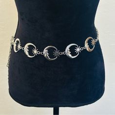 New Unbranded Non Stretch Height: 2.7 Cm Length: 116 Cm Titanium Alloy Witchy Belts, Moon Belt, Moon Circle, Clothes Wishlist, Vampire Goth, Women Waist, Belly Jewelry, Silver Belts, Goth Aesthetic