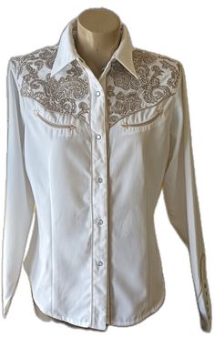 Fitted Western Style Blouse For Fall, Fitted Western Style Blouse For Spring, Fitted Western Style Spring Blouse, Western Style Fitted Blouse For Spring, Fitted Western Blouse For Fall, Fitted Western Blouse For Spring, Fitted Western Shirt For Western-themed Events, White Fitted Top For Western-themed Events, Fitted White Western Shirt