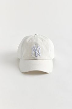 the new york yankees hat in white