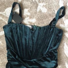 Nwt Women’s Large Bondi Boutique Emerald Green Velvet Mini Dress. New Never Worn Beautiful Dress Perfect For Any Occasion That You Want To Own The Room Green Velvet Mini Dress, Emerald Velvet, Emerald Green Velvet, Velvet Mini Dress, Mini Velvet Dress, Green Velvet, The Room, Boutique Dresses, Beautiful Dress